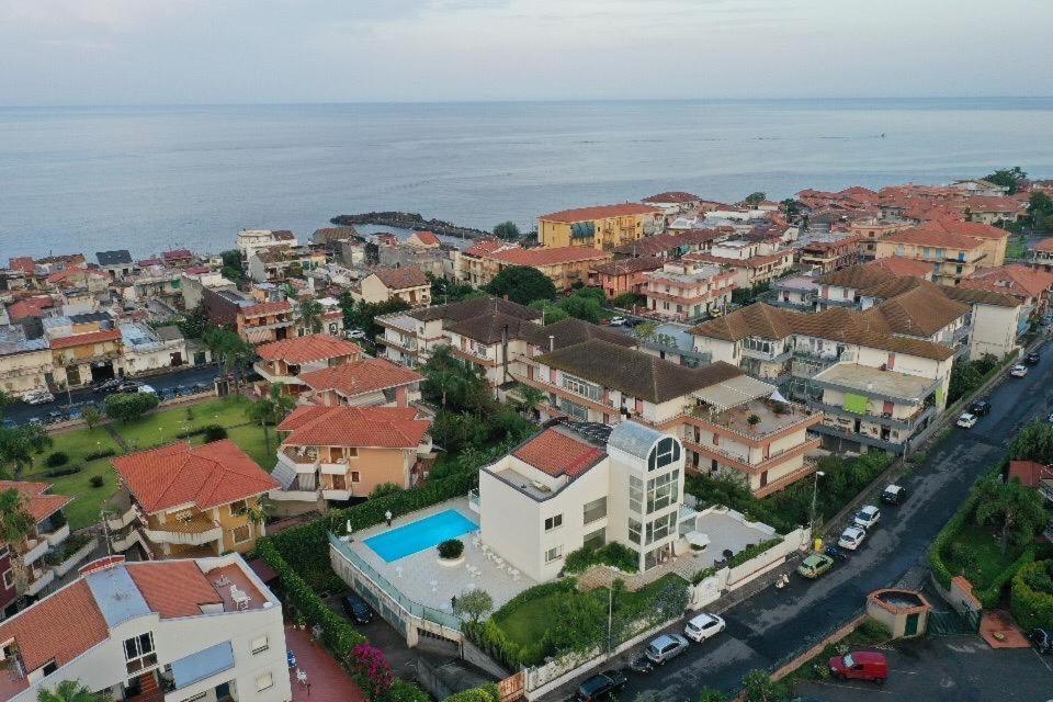 Path House - Etna & Sea View Aparthotel Riposto Luaran gambar