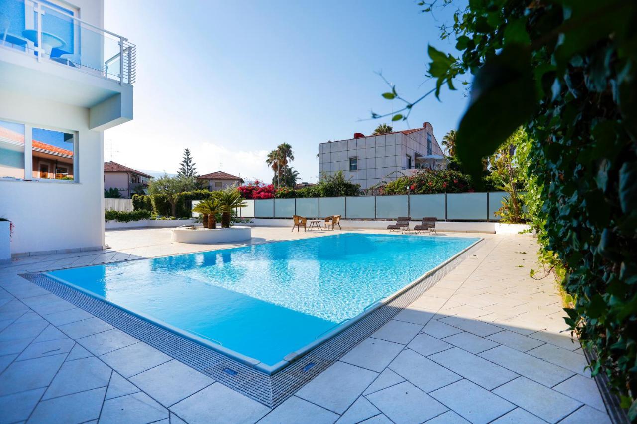 Path House - Etna & Sea View Aparthotel Riposto Luaran gambar